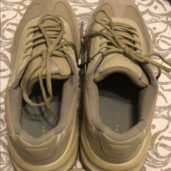 Zara size 10 tan tennis shoes - Picture 4 of 4